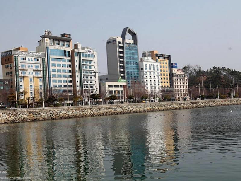 B&Beach Tourist Hotel Yeosu Extérieur photo